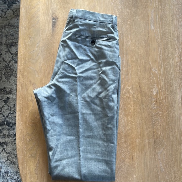 Men’s light grey suit - Picture 7 of 8